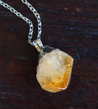 Load image into Gallery viewer, Raw Citrine Crystal Statement Necklace
